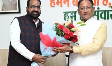 रायपुर : मुख्यमंत्री श्री विष्णु देव साय से महात्मा गांधी उद्यानिकी एवं वानिकी विश्वविद्यालय के कुलपति ने की सौजन्य मुलाकात