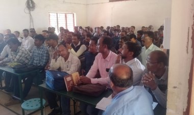 जनपद पंचायत बगीचा में चुनाव हेतु मतदान सामग्री वितरण एवं वापसी का दिया गया प्रशिक्षण