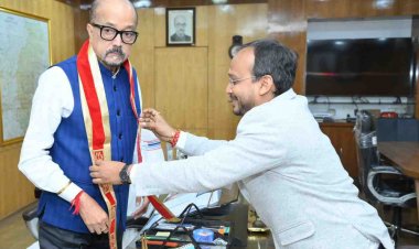 रायपुर : राज्यपाल श्री डेका से युवा अग्रवाल समाज के अध्यक्ष ने की सौजन्य भेंट