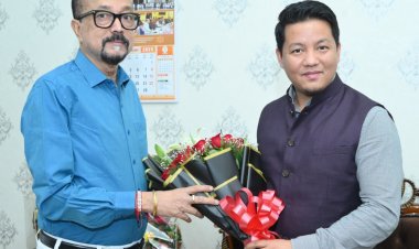 रायपुर : राज्यपाल श्री डेका से सांसद डॉ. सुब्बा ने सौजन्य भेंट की