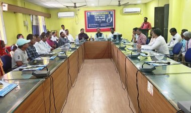 Jashpur:पी.एम. किसान का 19 वीं किस्त हस्तांतरण कार्यक्रम का कृषि विज्ञान केन्द्र डूमर बहार से हुआ सीधा प्रसारण जिले के 79 हजार 921 कृषकों के बैंक खाते में 15.98 करोड़ किया गया हस्तांतरित...