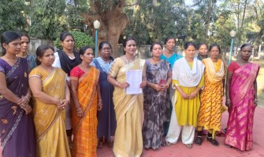 जशपुर: पोषण ट्रेकर ऐप ने कार्यकर्ताओं के वेतन पर डाला डाका,तकनीकी समस्याओं को जानने के बावजूद विभागीय अधिकारी कर रहे कार्यकताओं के मानदेय में कटौती,ज्ञापन सौंप संघ ने निराकरण का किया मांग