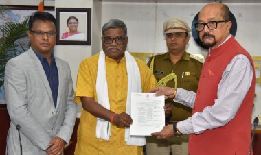 रायपुर :राज्यपाल श्री डेका ने दिव्यांगों, वृद्धजनों, वनवासियों के कल्याण के लिए कार्यरत संस्थाओं को 15 लाख 31 हजार रूपए स्वेच्छानुदान राशि प्रदान की...