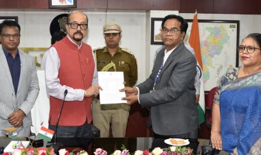 रायपुर : 60 टी.बी मरीजों के लिए निःक्षय मित्र बने राज्यपाल श्री डेका, 2 लाख 25 हजार रूपए राशि प्रदान की....