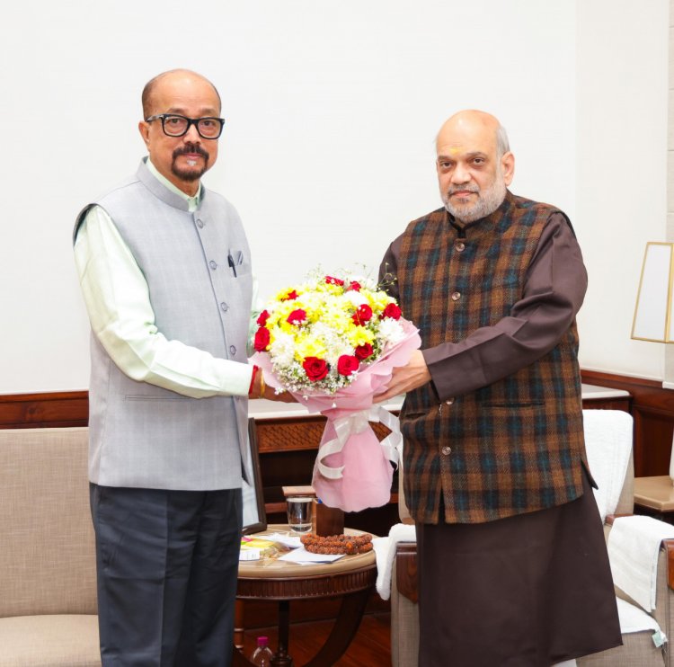रायपुर : केंद्रीय गृह मंत्री श्री शाह से राज्यपाल श्री डेका ने सौजन्य भेंट की