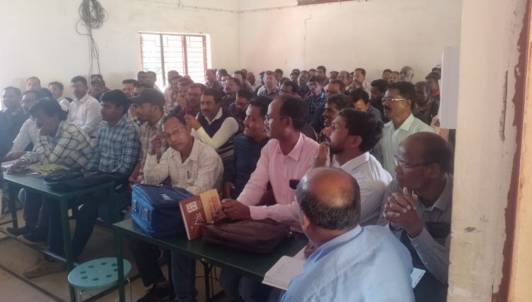 जनपद पंचायत बगीचा में चुनाव हेतु मतदान सामग्री वितरण एवं वापसी का दिया गया प्रशिक्षण