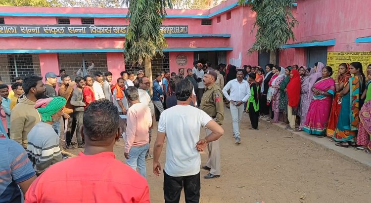 Sanna Breaking: मतदान के बाद अधिकारियों के शरण में पहुंचने लगे प्रत्याशी, यहां भी पुनः मतदान कराने की मांग" बीच में खत्म हुआ बैलेट पेपर ? तहसील पहुंचा मामला .... पढ़िए पूरी खबर 