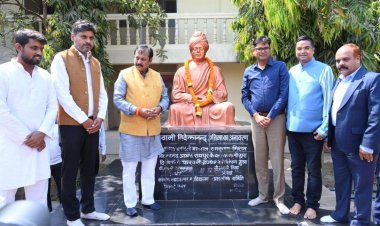 भिलाई: वित्त मंत्री ने कल्याण कॉलेज भिलाई के वार्षिक स्नेह सम्मेलन में छात्रों को किया प्रेरित,सांसद श्री विजय बघेल ने पीएचडी उपाधि प्राप्त विद्यार्थियों को प्रदान किए प्रशस्ति पत्र....