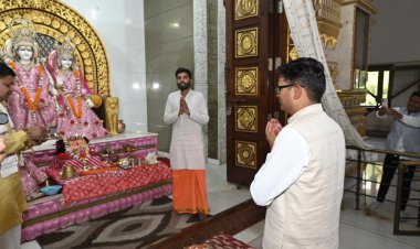 रायपुर : बजट प्रस्तुत करने के पूर्व वित्त मंत्री श्री ओपी चौधरी पहुंचे श्रीराम मंदिर, की पूजा-अर्चना...
