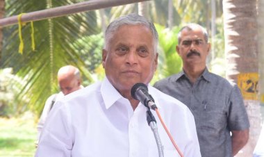 केंद्रीय राज्य मंत्री श्री सोमन्ना ने कोंडागांव जिले का किया दौरा : किसानों से किया संवाद,शिल्प नगरी में शिल्पकारों से की भेंट, बेलमेटल बनाने की प्रक्रिया को देखा