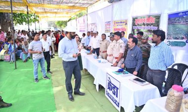 जशपुर:फरसाबहार विकासखंड में सुशासन शिविर, ग्रामीणों को मिला योजनाओं का लाभ ,दूरस्थ अंचलों के गांव तक प्रशासन पहुंचकर लोगों की समस्याओं का कर रहा निराकरण