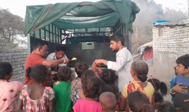 सारंगढ़  : हिन्दू जागरण मंच ने बांटे खिचड़ी का प्रसाद.....