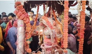 जशपुर:हसदेव नदी के तट पर विराजमान बाबा कालेश्वर नाथ की भव्य पालकी यात्रा का आयोजन....
