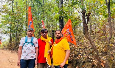 श्री शिवाय नमस्तुभ्यं:पंडित प्रदीप मिश्रा से मिलने और शिवमहापुराण में शामिल होने की चाह" सन्ना से 60 किमी की पदयात्रा मयाली को निकले 3 भक्त..... पढ़िए पूरी खबर 