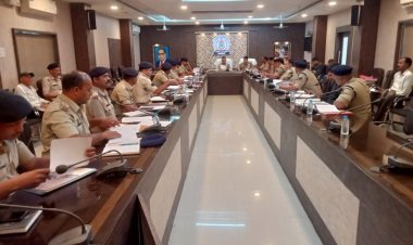 पुलिस अधीक्षक ने ली थाना चौकी प्रभारियों की बैठक, दिए आवश्यक दिशा निर्देश...