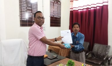 जशपुर:करण साय पैंकरा को सेवानिवृत्त होने पर दी गई विदाई