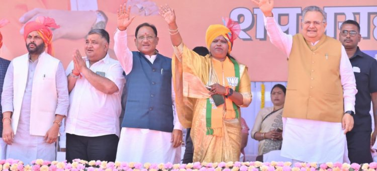 अंबिकापुर:नगर पालिक निगम अंबिकापुर के नवनिर्वाचित महापौर एवं पार्षदों का भव्य शपथ ग्रहण समारोह संपन्न