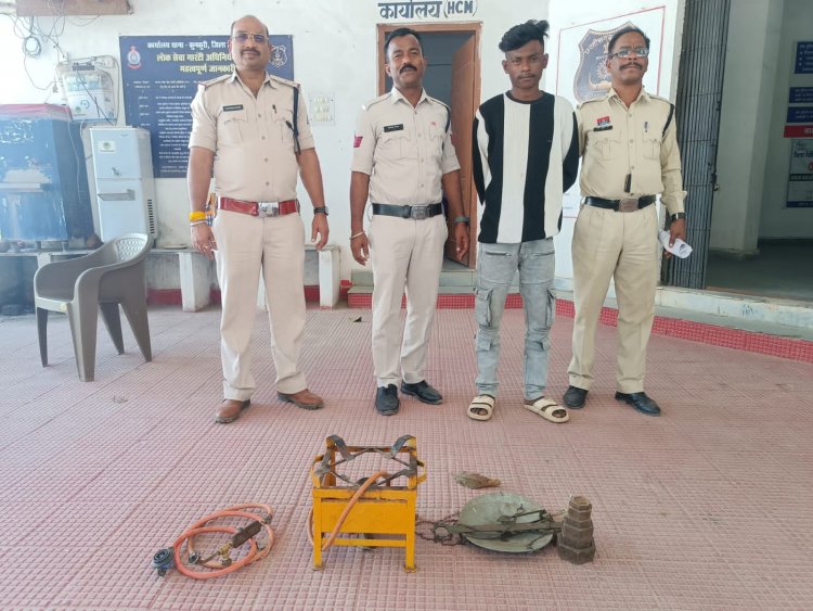 JASHPUR:बंद दुकान में सेंध मारकर चोरी करने वाले चोर को कुनकुरी पुलिस ने सूचना के चंद घंटों में माल सहित किया गिरफ्तार, भेजा जेल... पढ़िए पूरी खबर