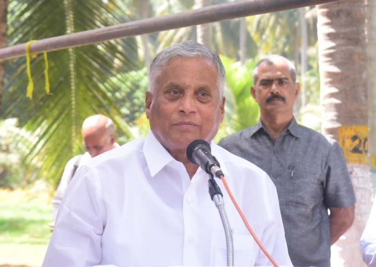 केंद्रीय राज्य मंत्री श्री सोमन्ना ने कोंडागांव जिले का किया दौरा : किसानों से किया संवाद,शिल्प नगरी में शिल्पकारों से की भेंट, बेलमेटल बनाने की प्रक्रिया को देखा