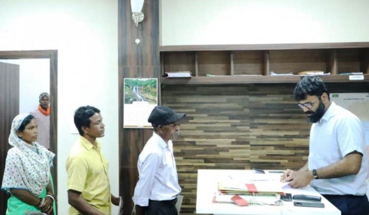 जशपुर:कलेक्टर ने जनदर्शन में सुनी आमजनों  की समस्याएं"47 आवेदन हुए प्राप्त... पढ़िए पूरी खबर