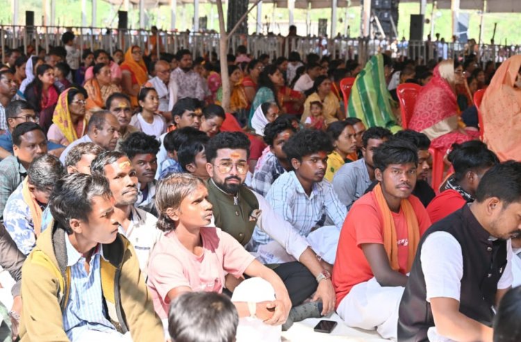 जशपुर: विजय आदित्य सिंह जूदेव के साथ सैकड़ों विशेष संरक्षित जनजाति पहाड़ी कोरवाओं ने सुनी शिव महापुराण की कथा.... पढ़िए पूरी खबर