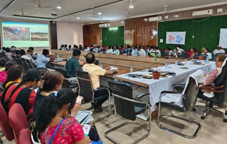 जशपुर:कलेक्टर की अध्यक्षता में भूजल प्रबंधन पर एक दिवसीय प्रशिक्षण कार्यक्रम का हुआ आयोजन,जशपुर जिले में वर्षा जल संचयन समय की आवश्यकता- डॉ.नायक