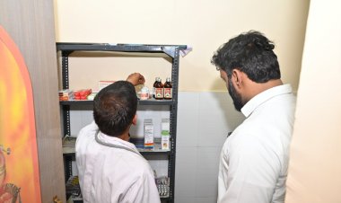 कलेक्टर और एस एस पी ने जशपुर के नशा मुक्ति केंद्र का किया आकस्मिक निरीक्षण,शराब,बीड़ी, खैनी एवं अन्य मादक पदार्थ का सेवन करने वाले व्यक्ति को एक माह नशा मुक्ति केंद्र में रखने के निर्देश,केन्द्र में भर्ती मरीजों से बात करके नशा पान से दूर रहने की सलाह दी गई ,घर जाने के बाद किसी भी प्रकार से नशा पान नहीं करने की दी गई हिदायत ,कलेक्टर ने नशा मुक्ति केन्द्र से छुट्टी के बाद घर जाने वाले व्यक्तियों का ट्रैकिंग करवाने के भी निर्देश