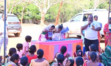 जशपुर:जल संरक्षण नहीं किया तो आने वाली पीढियां पम्प से खरीद कर पियेंगी पानी - नीरज वानखेड़े, घोलेंग सरपंच ने लोगों को प्रेरित करने घर में लगवाया वाटर हार्वेस्टिंग सिस्टम