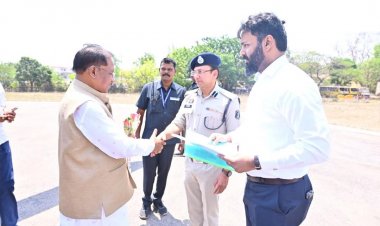 जशपुर: मुख्यमंत्री विष्णुदेव साय पहुंचे जशपुर "कलेक्टर SP समेत जनप्रतिनिधियों ने किया आत्मीय स्वागत...