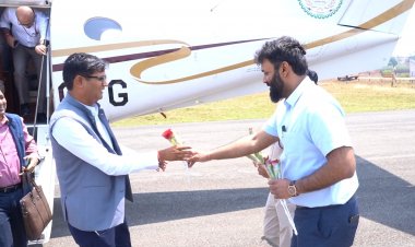 वित्त मंत्री और जिले के प्रभारी मंत्री श्री ओपी चौधरी का आगडीह हवाई पट्टी में किया गया आत्मीय स्वागत