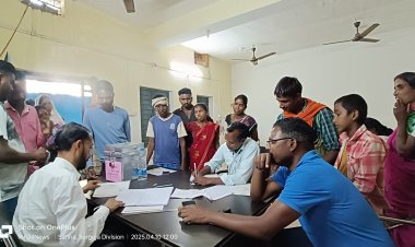 जशपुर: सन्ना में आयोजित सुशासन तिहार में लोगों का देखने को मिला उत्साह " ग्रामीण अपनी समस्याओं को डाल रहे हैं समाधान पेटी में..... पढ़िए पूरी खबर