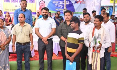 दूरस्थ अंचल गांव करडेगा में लगाया गया सुशासन जिला स्तरीय जनसमस्या निवारण शिविर,ग्रामवासियों ने करडेगा में महाविद्यालय खोलने के लिए बजट स्वीकृत होने पर मुख्यमंत्री को दिया धन्यवाद ,कलेक्टर ने कहा ग्राम वासियों के सामने ही उनकी समस्याओं का निराकरण करना सुशासन शिविर का उद्देश्य