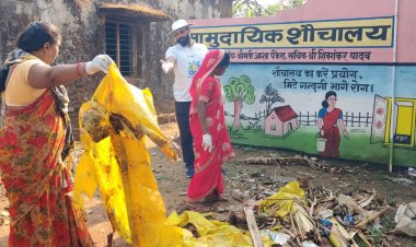 जनप्रतिनिधियों, कलेक्टर और ग्रामवासियों ने श्रमदान कर ग्राम करडे़गा बाजारडांड की साफ सफाई की  कलेक्टर ने कहा गांव स्वच्छ और सुंदर रहेगा तो नहीं फैलेगी बीमारी