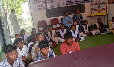 कैरियर गाइडेंस के यूनिसेफ की टीम का जशपुर निरीक्षण बरगांव विद्यालय में दी गयी जानकारी