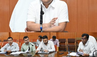 नवपदस्थ कलेक्टर ने ली कृषि एवं संबंधित विभागों की संयुक्त समीक्षा बैठक