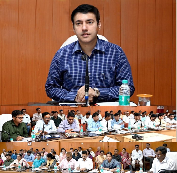कलेक्टर ने ली साप्ताहिक समय सीमा की बैठक"ग्राम पंचायतों में 7 से 21 अप्रैल तक राजस्व शिविर लगाने के दिए निर्देश...