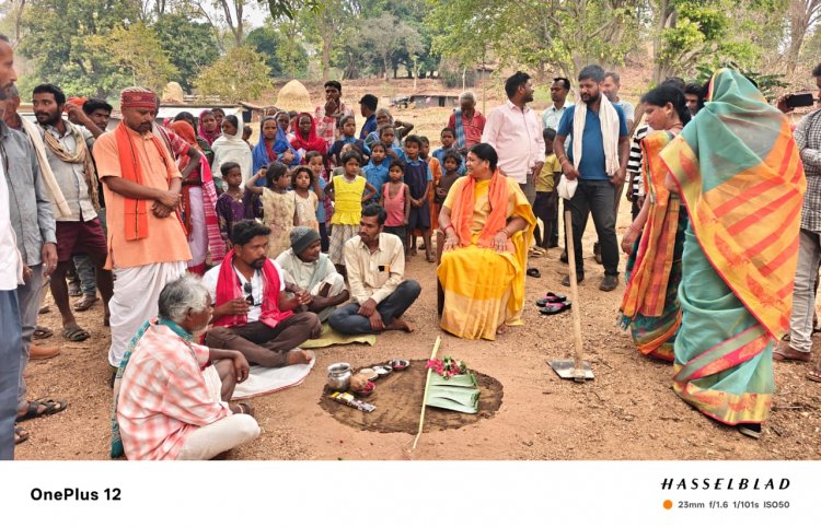 जशपुर: विधायक श्रीमती रायमुनी भगत ने सन्ना/मनोरा में लगभग 25 लाख रू के विभिन्न निर्माण कार्यों का किया भूमिपूजन.... पढ़िए पूरी खबर