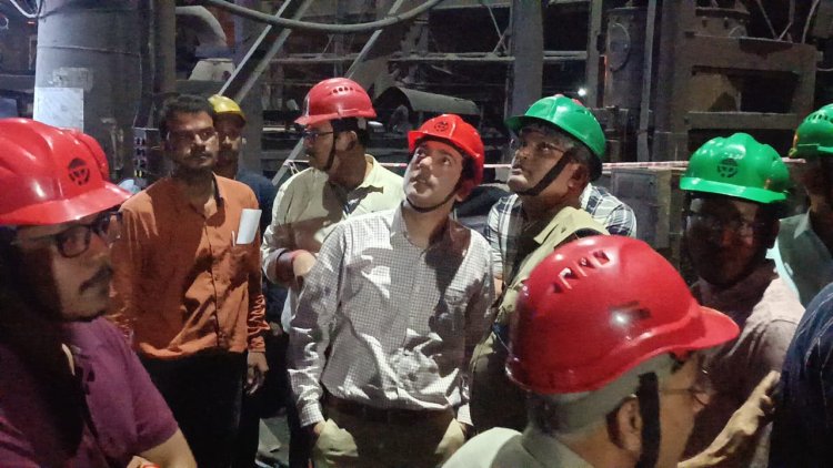 कलेक्टर और पुलिस अधीक्षक प्रकाश इंडस्ट्रीज लिमिटेड पहुँच कर घटनास्थल का किया निरीक्षण"घायलों से मुलाकात कर जाना हाल, बेहतर उपचार के दिए निर्देश