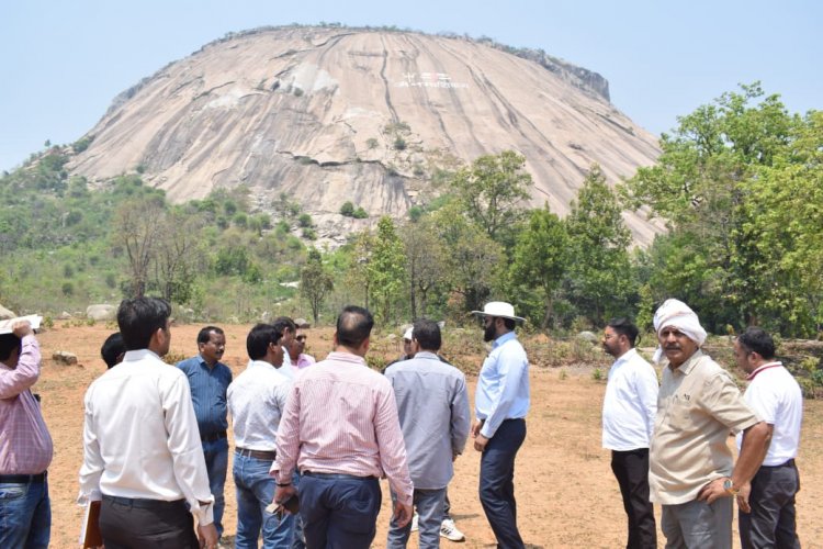 कलेक्टर ने मधेश्वर एवं मयाली ईको पर्यटन क्षेत्र विकास हेतु की परिचर्चा पर्यटकों एवं श्रद्धालुओं के लिए पर्यटन केंद्र को आकर्षक बनाने की गई चर्चा