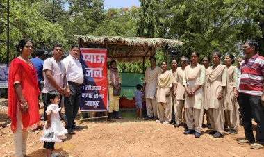 जशपुर;जिला प्रशासन ने गर्मी को देखते आम नागरिकों के लिए रणजीता स्टेडियम के समीप लगाया प्याऊ 