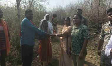 ब्रेकिंग जशपुर:पत्नी को जंगल में हाथी होने की थी जानकारी पति को जंगल जाकर घूमने से किया मना , पत्नी की बात न मानकर पहुंचा जंगल और हाथी ने 65 वर्षीय पति को कुचलकर मार डाला..... पढ़िए पूरी खबर और रहिए सतर्क