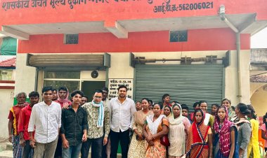 कुनकुरी नगर पंचायत अध्यक्ष विनयशील कर रहे अपने चुनावी वादे को पूरा,एक और राशन दुकान नगरवासियों को किया समर्पित 