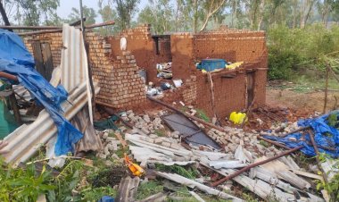 Breaking Jashpur: सन्ना क्षेत्र में तूफान ने मचाई तबाही " एक परिवार का उजड़ा आशियाना,बच्ची का टूटा पैर" 5 अन्य घायल.... पढ़िए पूरी खबर 