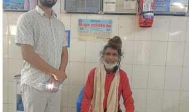 अंधविश्वास: झाड़ फूंक करने वाला बाबा सांप काटने पर डाक्टरों की शरण में आकर बचाई अपनी जान ..... पढ़िए बाबा की इनसाइड स्टोरी