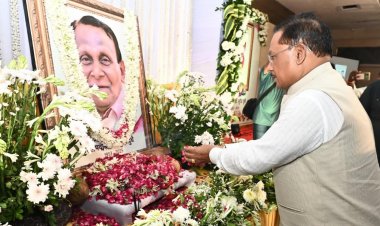 मुख्यमंत्री श्री साय ने पद्मश्री डॉ. सुरेंद्र दुबे को अर्पित की श्रद्धांजलि