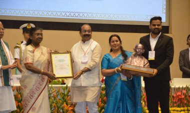 छत्तीसगढ़ ने राष्ट्रीय मंच पर बिखेरी स्वच्छता की चमक, 20 हजार से कम आबादी वाले शहरों में बिल्हा देश का सबसे स्वच्छ शहर