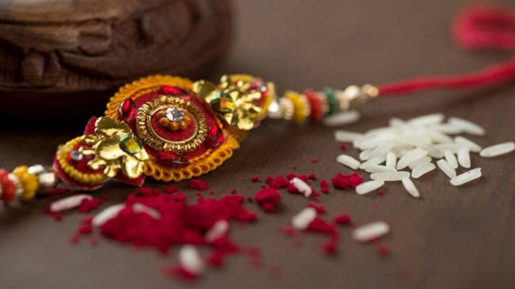 Raksha Bandhan Muhurat 2025: रक्षाबंधन कब है 8 या 9 अगस्त? जानें राखी बांधने का शुभ मुहूर्त और महत्व
