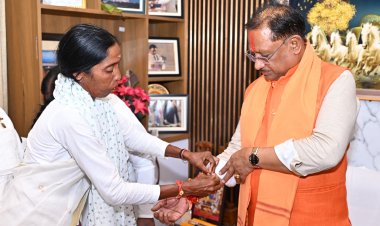 मुख्यमंत्री को ब्रह्माकुमारी की बहनें स्वास्थ्य विभाग और पुलिस विभाग की दीदियों ने भी बांधी राखी 