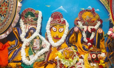 श्री जगन्नाथ मंदिर दोकड़ा में परवर्तिनी एकादशी पर्व पर द्वीप प्रज्वलन कार्यक्रम का हुआ आयोजन, बड़ी संख्या में जुटे श्रद्धालु....