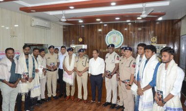 मुख्यमंत्री श्री साय के निर्देश पर त्वरित रेस्क्यू ऑपरेशन*     *टावर में मौजूद सभी लोगों को सुरक्षित निकाला गया